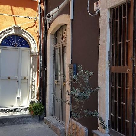 Апартаменты Il Pozzo Di Santa Teresa Катания Экстерьер фото